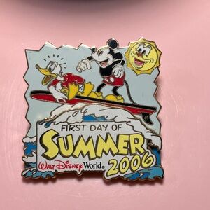 Disney Surfing Mickey and Donald Pin - Red, Yellow, Black summer 2006 limited A3